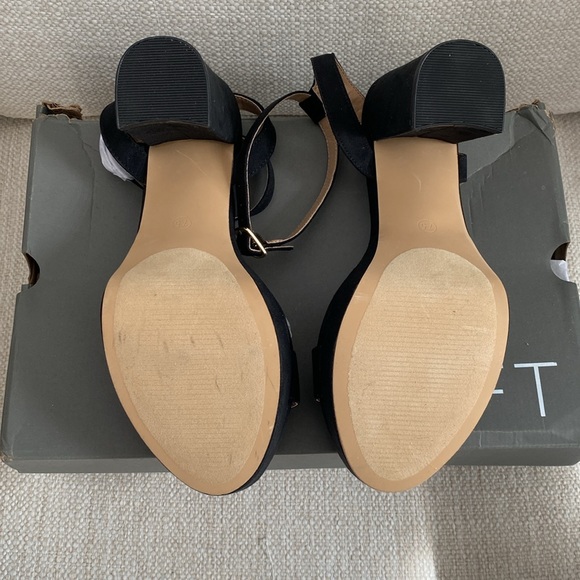 Size 7.5 Black Ankle Strap Block Heel Sandals, 3 3/4 inch heel - Picture 4 of 5